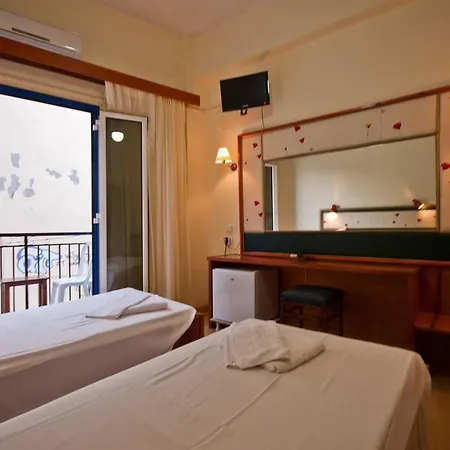 Lucia Hotel